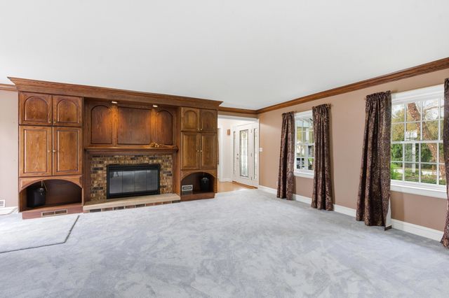 700 Broadway Avenue, Crystal Lake, IL 60014