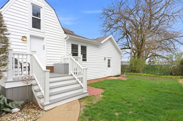 700 Broadway Avenue, Crystal Lake, IL 60014
