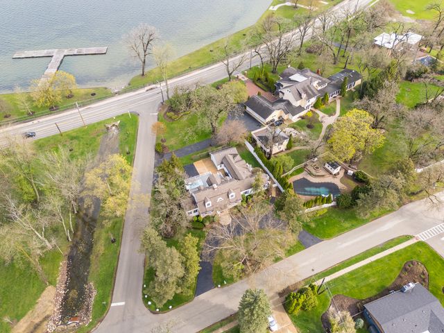 700 Broadway Avenue, Crystal Lake, IL 60014