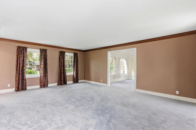 700 Broadway Avenue, Crystal Lake, IL 60014