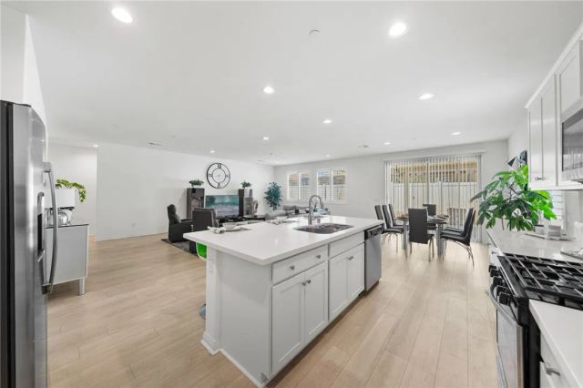 786 Green Court, Perris, CA 92571