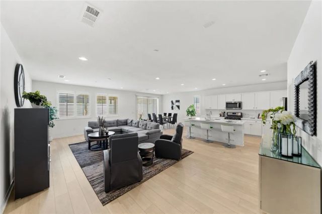 786 Green Court, Perris, CA 92571