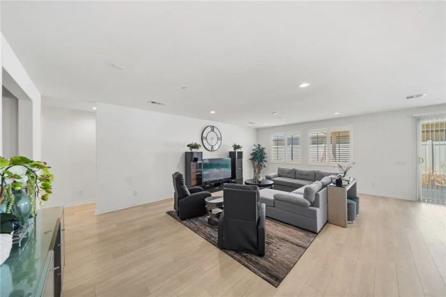 786 Green Court, Perris, CA 92571