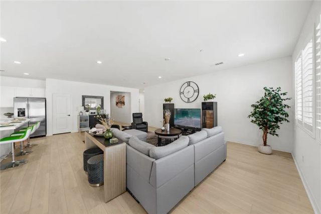 786 Green Court, Perris, CA 92571