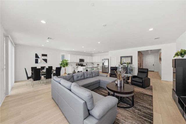 786 Green Court, Perris, CA 92571