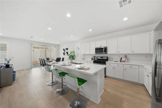 786 Green Court, Perris, CA 92571