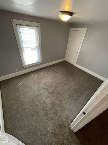 93 S 5th Avenue, Beech Grove, IN 46107