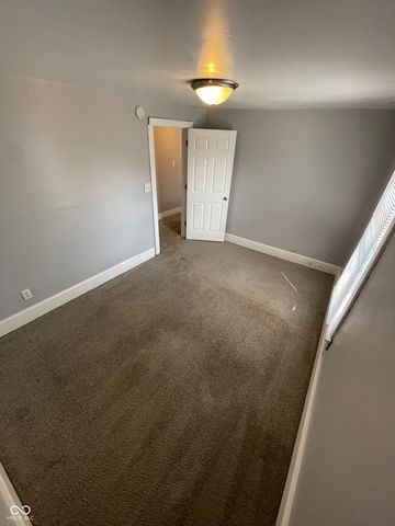 93 S 5th Avenue, Beech Grove, IN 46107