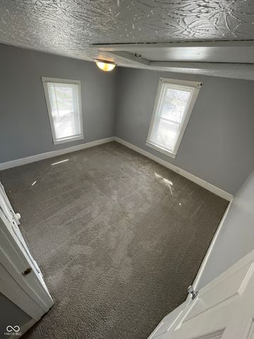 93 S 5th Avenue, Beech Grove, IN 46107