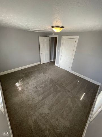 93 S 5th Avenue, Beech Grove, IN 46107