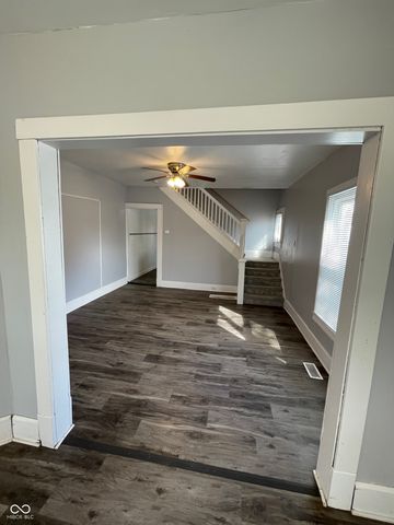 93 S 5th Avenue, Beech Grove, IN 46107