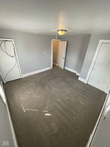 93 S 5th Avenue, Beech Grove, IN 46107