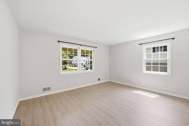 8640 GATESHEAD RD, Alexandria, VA 22309