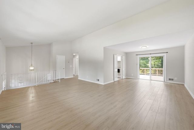 8640 GATESHEAD RD, Alexandria, VA 22309