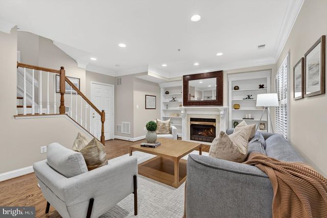 16 WHARF ST, Alexandria, VA 22314