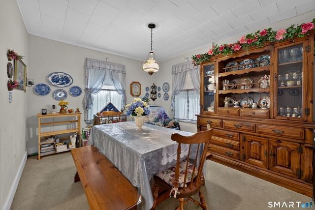 17 Borodell Place, New London, CT 06320