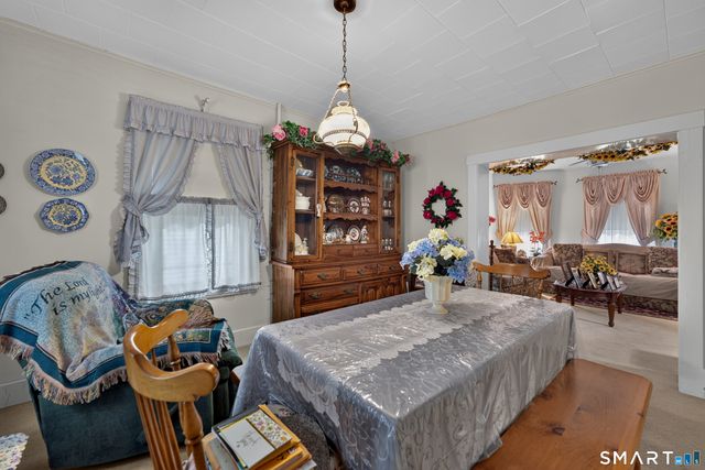 17 Borodell Place, New London, CT 06320