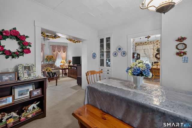 17 Borodell Place, New London, CT 06320