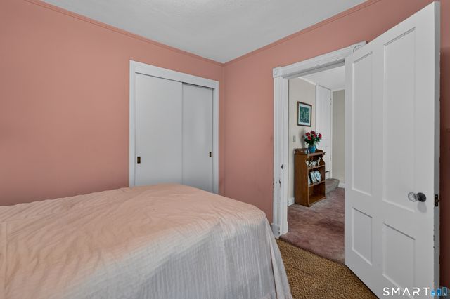17 Borodell Place, New London, CT 06320