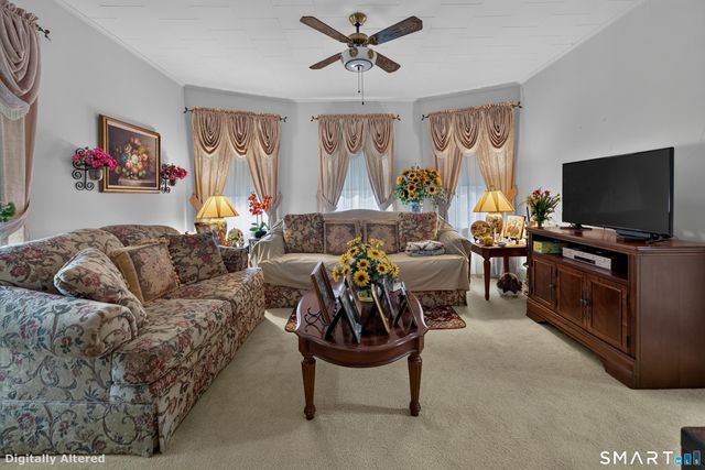 17 Borodell Place, New London, CT 06320