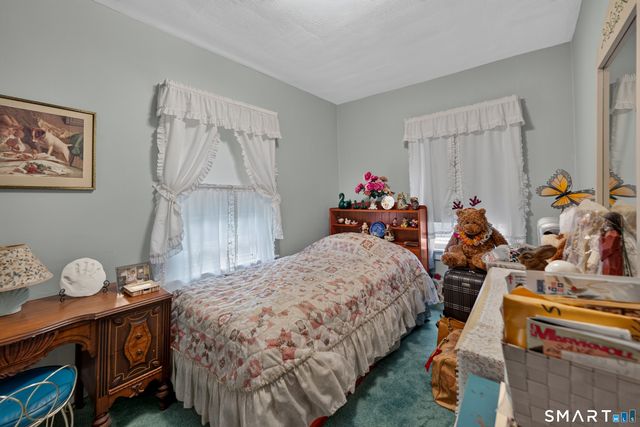 17 Borodell Place, New London, CT 06320