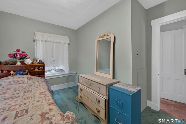 17 Borodell Place, New London, CT 06320