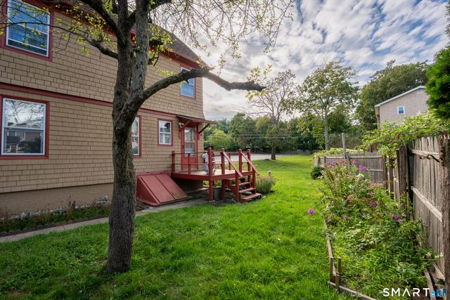 17 Borodell Place, New London, CT 06320