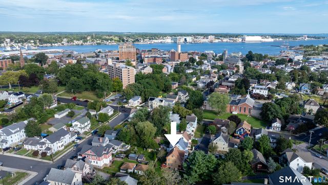 17 Borodell Place, New London, CT 06320
