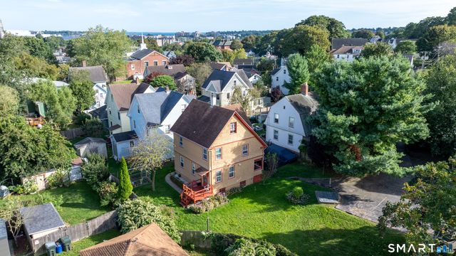 17 Borodell Place, New London, CT 06320
