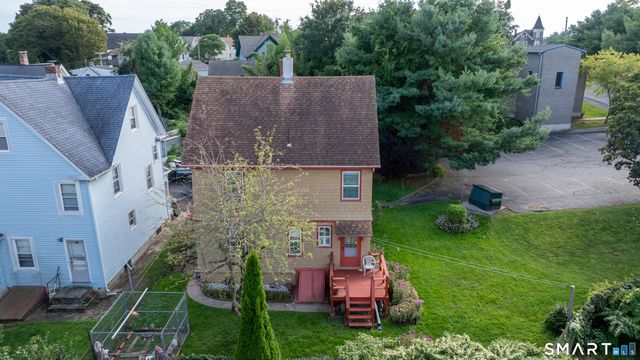 17 Borodell Place, New London, CT 06320