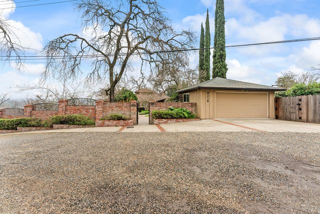 8218 Finisterre Ct, Fair Oaks, CA 95628