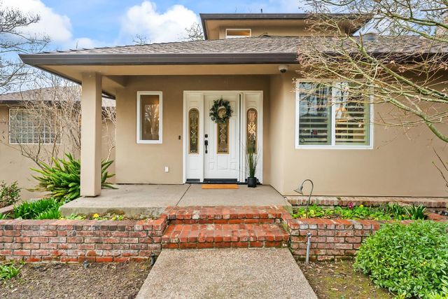 8218 Finisterre Ct, Fair Oaks, CA 95628