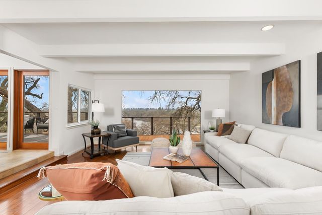 8218 Finisterre Ct, Fair Oaks, CA 95628