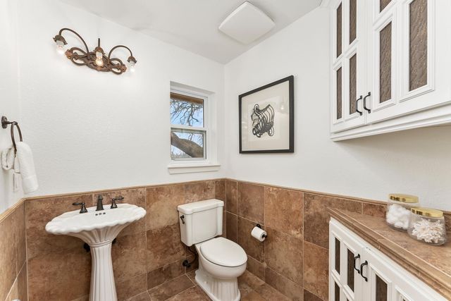 8218 Finisterre Ct, Fair Oaks, CA 95628