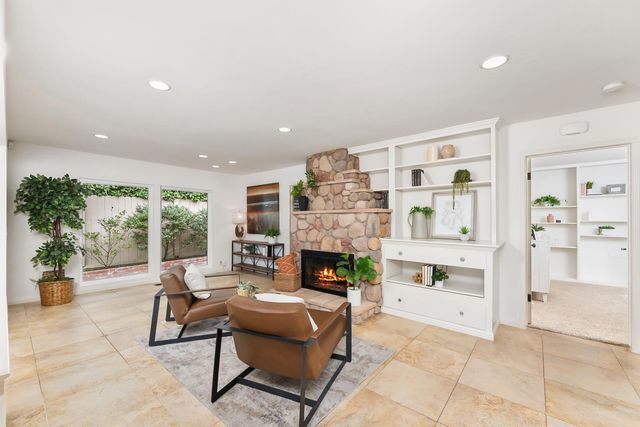 8218 Finisterre Ct, Fair Oaks, CA 95628