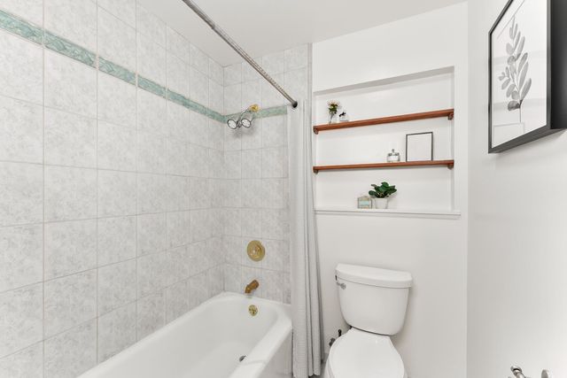 8218 Finisterre Ct, Fair Oaks, CA 95628