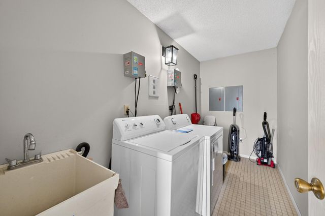 924 9th Avenue SE, Minneapolis, MN 55414