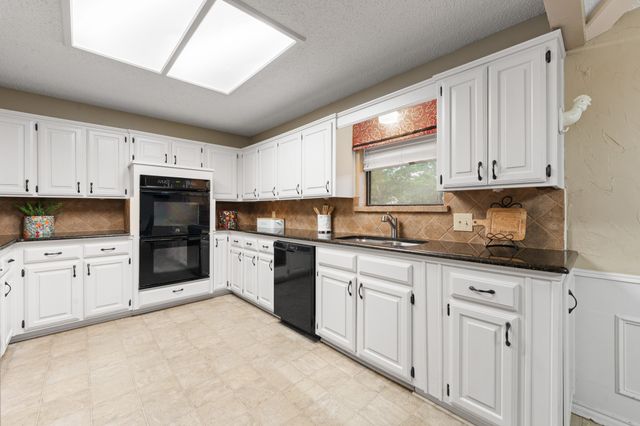 314 Clay Lane, Red Oak, TX 75154