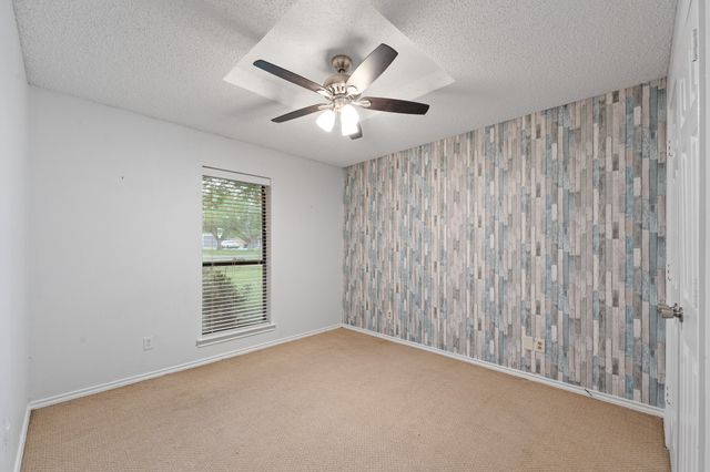 314 Clay Lane, Red Oak, TX 75154