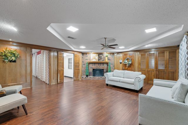 314 Clay Lane, Red Oak, TX 75154