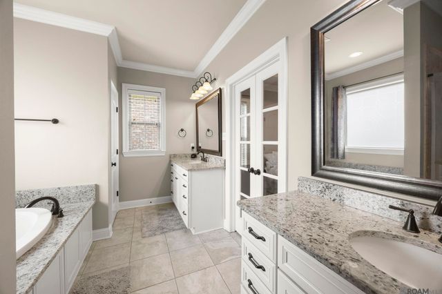 3240 Meadow Grove Ave, Zachary, LA 70791