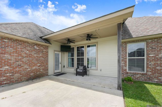 3240 Meadow Grove Ave, Zachary, LA 70791