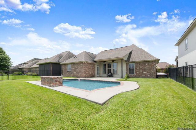 3240 Meadow Grove Ave, Zachary, LA 70791