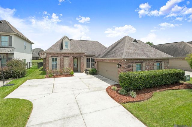 3240 Meadow Grove Ave, Zachary, LA 70791