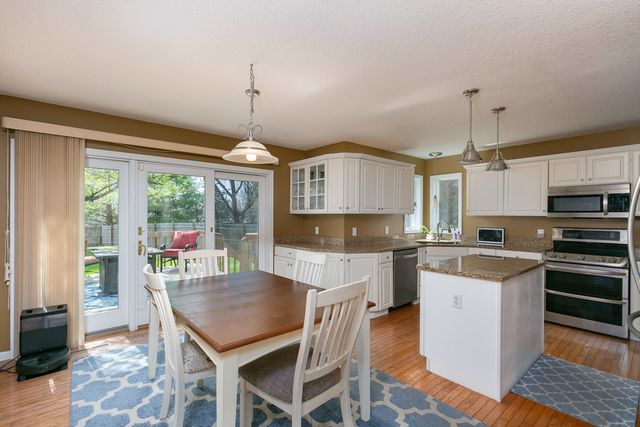 3475 Lundy Lane, Bettendorf, IA 52722