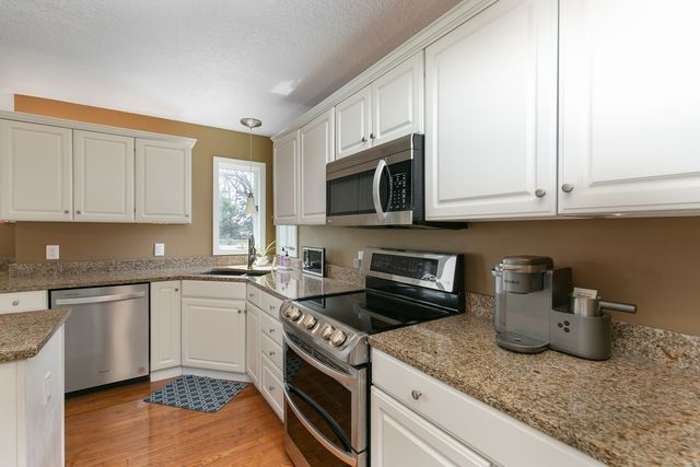 3475 Lundy Lane, Bettendorf, IA 52722