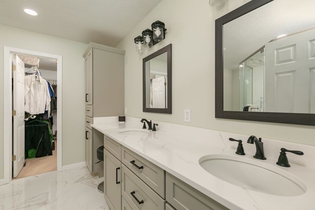 3475 Lundy Lane, Bettendorf, IA 52722