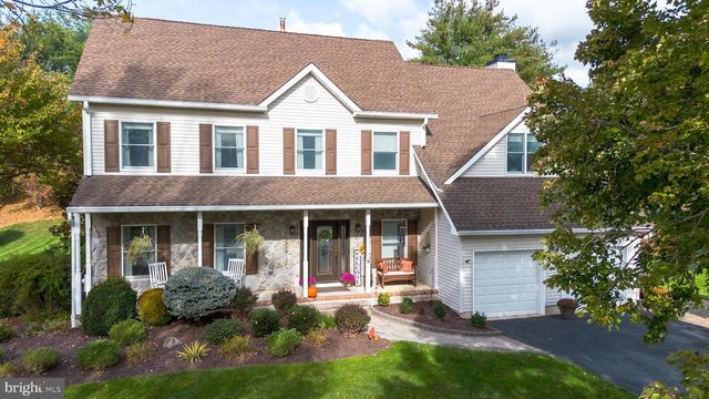 8 KNIGHT DR, Plainsboro, NJ 08536