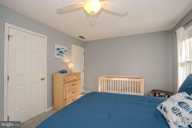 8 KNIGHT DR, Plainsboro, NJ 08536