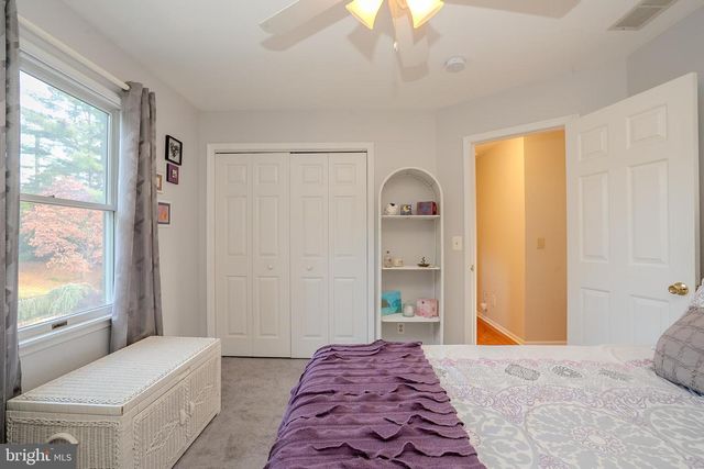 8 KNIGHT DR, Plainsboro, NJ 08536